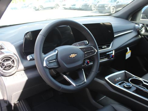 New 2026 Chevrolet Equinox LT w/ Convenience Package II AWD/4WD image 11
