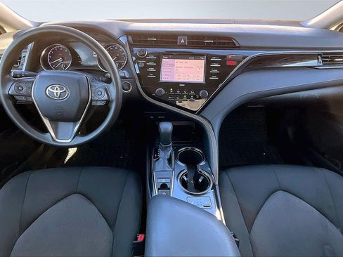 Used 2020 Toyota Camry LE image 17