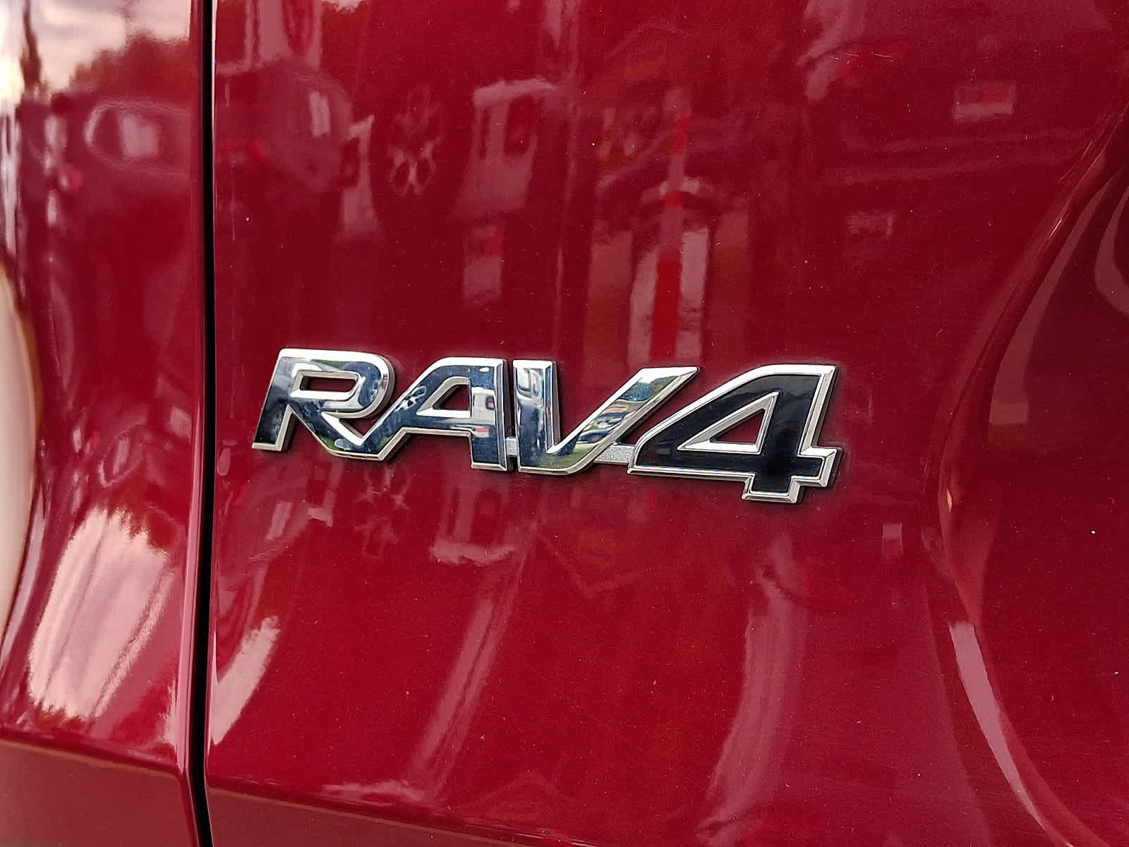 Certified 2020 Toyota RAV4 LE w/ Carpet Mat Package AWD/4WD image 32