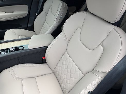 New 2026 Volvo XC60 B5 Plus w/ Protection Package Premier image 19