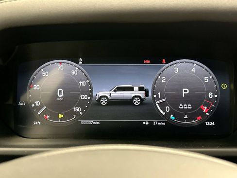 Used 2025 Land Rover Defender 110 S AWD/4WD image 15