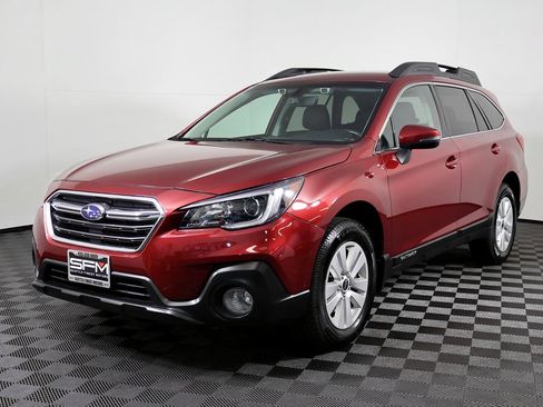 Used 2018 Subaru Outback 2.5i Premium AWD/4WD image 2