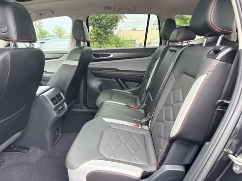 Used 2024 Volkswagen Atlas Peak Edition SEL AWD/4WD image 11