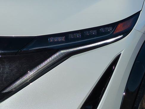 Used 2024 Nissan Ariya AWD image 11