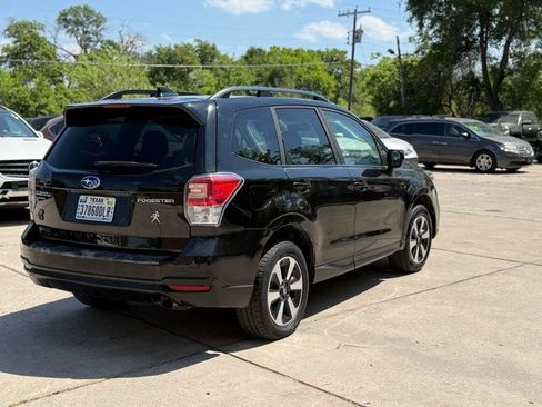 Used 2018 Subaru Forester 2.5i Premium w/ All-Weather Package image 3
