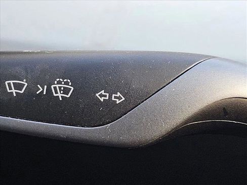 Used 2022 Tesla Model Y Performance AWD/4WD image 8