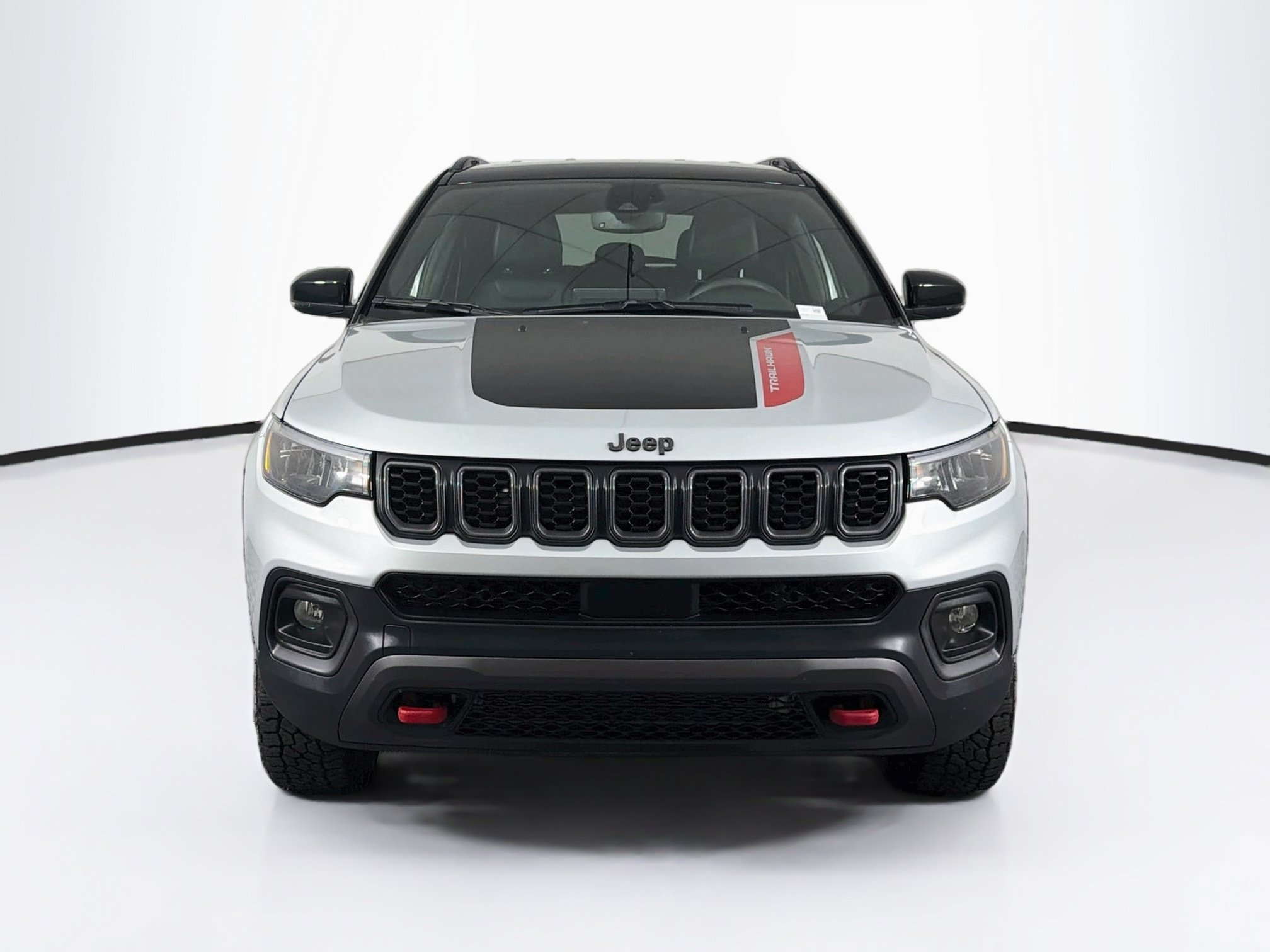 Used 2025 Jeep Compass Trailhawk AWD/4WD image 2