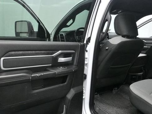 Used 2024 RAM 2500 Big Horn AWD/4WD image 22