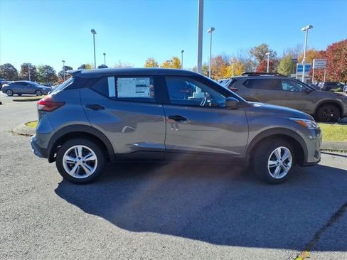 New 2025 Nissan Kicks Play S FWD image 2