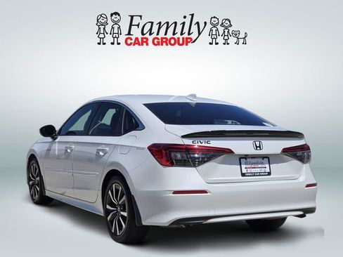 Used 2022 Honda Civic EX image 3