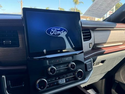 Used 2023 Ford Expedition Max Limited image 22