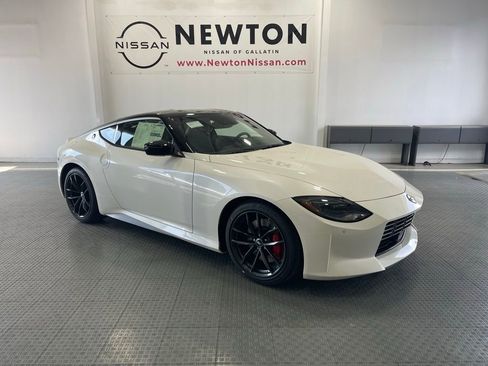 New 2026 Nissan Z Performance w/ Floor Mat Package RWD image 2