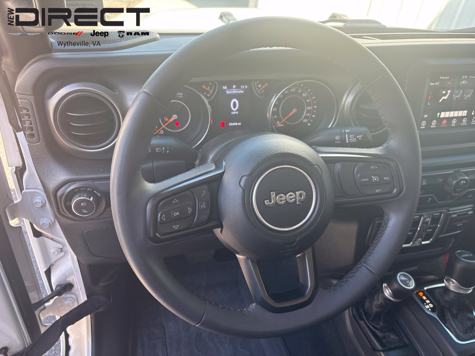 Used 2023 Jeep Gladiator Sport AWD/4WD image 14