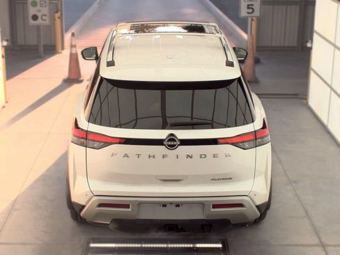 Used 2025 Nissan Pathfinder Platinum w/ Cargo Package FWD image 4