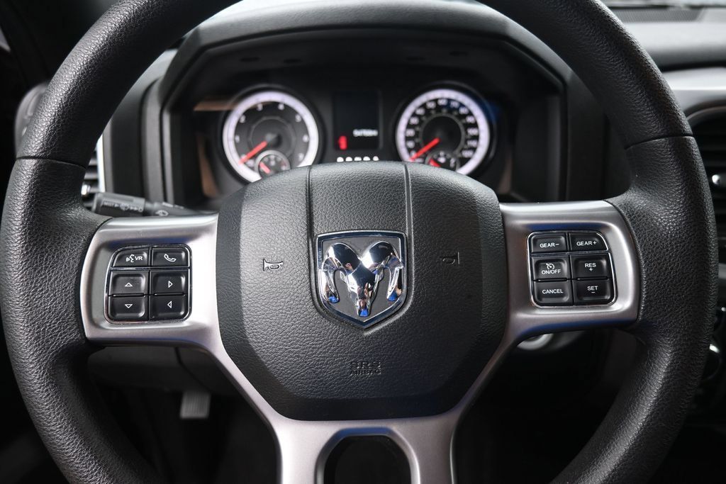 Used 2024 RAM 1500 Warlock AWD/4WD image 17