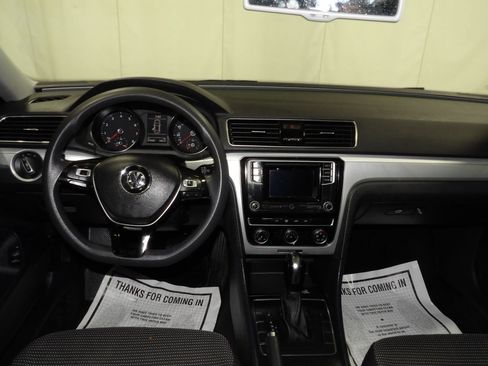 Used 2018 Volkswagen Passat 2.0T S image 12
