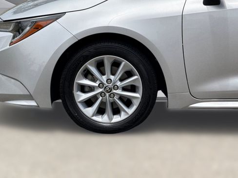 Used 2020 Toyota Corolla LE w/ LE Convenience Package FWD image 11