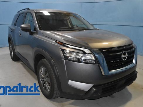 Certified 2025 Nissan Pathfinder SV AWD/4WD image 1