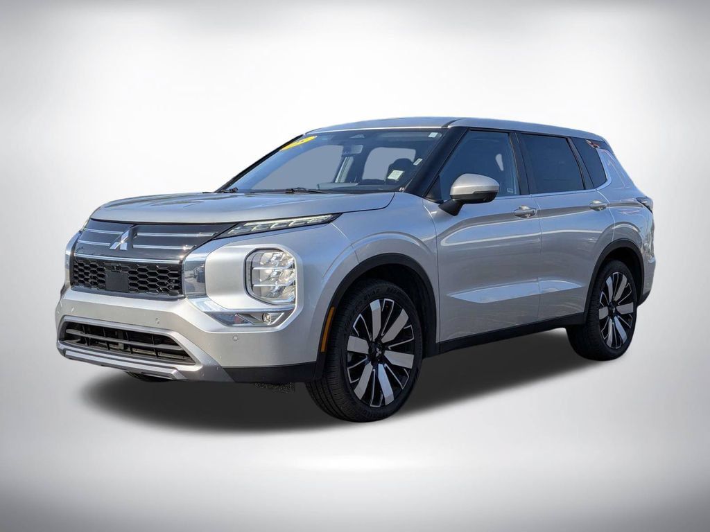 Used 2025 Mitsubishi Outlander SE FWD image 8