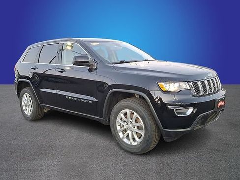 Used 2022 Jeep Grand Cherokee Laredo E w/ Security & Convenience Group AWD/4WD image 3