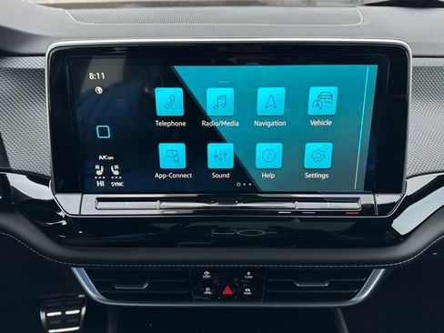 New 2026 Volkswagen Atlas Cross Sport SEL R-Line image 34