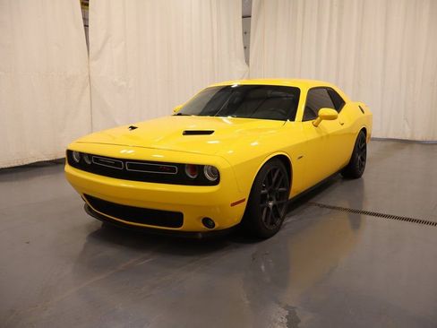 Certified 2018 Dodge Challenger R/T w/ Driver Convenience Group image 5