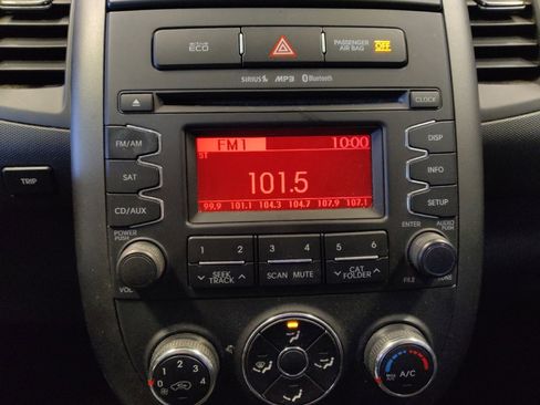 Used 2013 Kia Soul + image 25