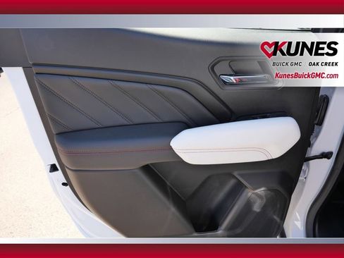 Used 2026 GMC Canyon AT4X w/ LPO, Black Badging Package AWD/4WD image 31