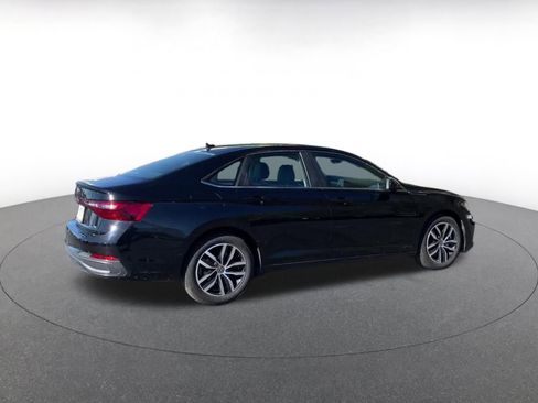 Used 2025 Volkswagen Jetta SE image 15