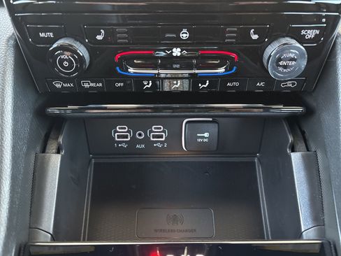 New 2025 Jeep Grand Cherokee Altitude image 19