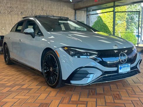 Used 2023 Mercedes-Benz EQE 500 4MATIC Sedan image 10