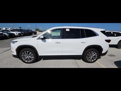 Used 2026 Buick Enclave Preferred AWD/4WD image 2