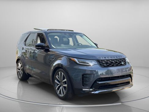 Certified 2025 Land Rover Discovery Dynamic SE image 7