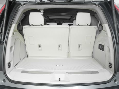 Used 2026 Cadillac Escalade Platinum Sport w/ LPO, Floor Liner Package AWD/4WD image 12