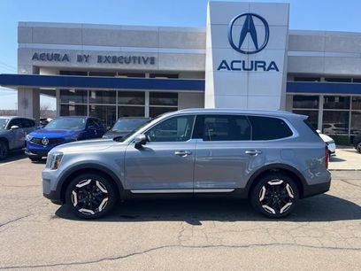 Used 2025 Kia Telluride S