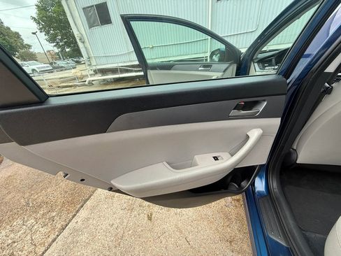 Used 2019 Hyundai Sonata SE FWD image 12