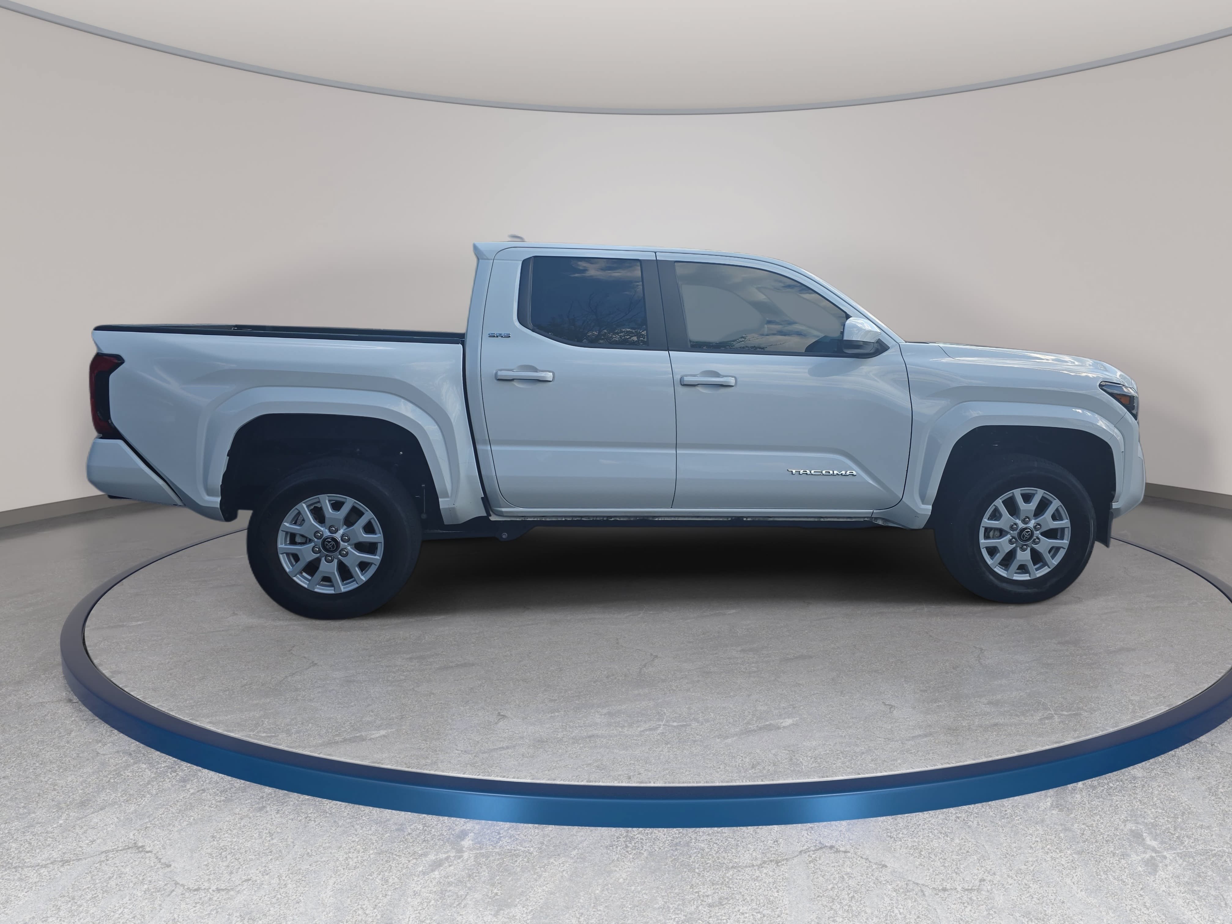 Used 2024 Toyota Tacoma SR5 RWD image 4