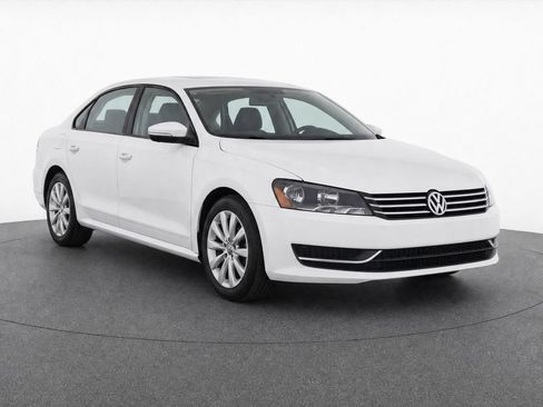 Used 2015 Volkswagen Passat 1.8T Wolfsburg Edition FWD image 2