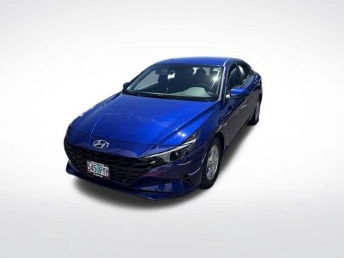 Used 2023 Hyundai Elantra SE FWD image 5