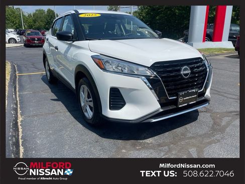 Used 2025 Nissan Kicks Play S FWD image 8