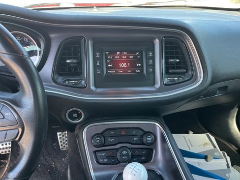 Used 2016 Dodge Challenger R/T image 5