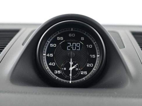 Used 2026 Porsche Macan image 12