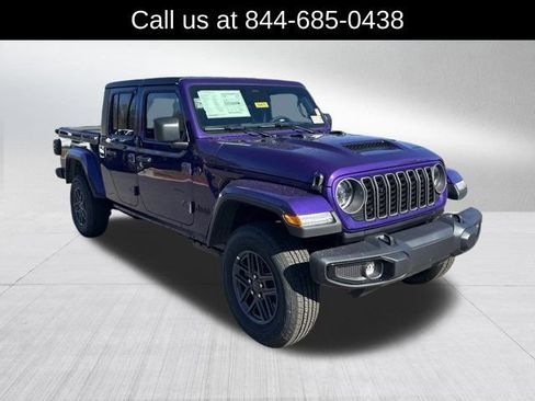 New 2026 Jeep Gladiator Sport AWD/4WD image 3