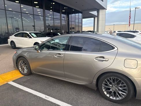Used 2016 Lexus ES 350 w/ Navigation System Package FWD image 6