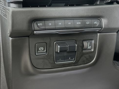 Used 2025 Cadillac Escalade Sport Platinum w/ LPO, Floor Liner Package AWD/4WD image 10