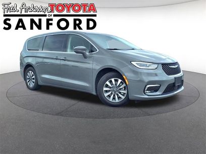 Used 2022 Chrysler Pacifica Touring-L
