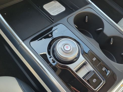 New 2026 Kia Carnival EX FWD image 35