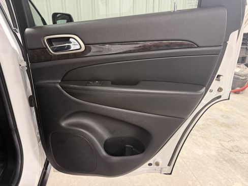 Used 2013 Jeep Grand Cherokee Laredo image 11