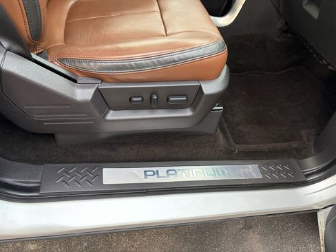 Used 2014 Ford F150 Platinum image 49