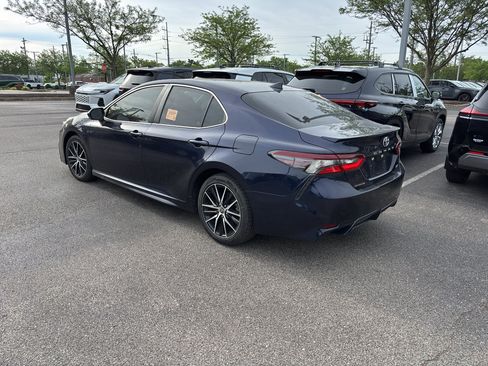 Used 2022 Toyota Camry SE w/ Convenience Package FWD image 10